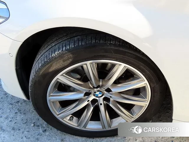 BMW 5 Series (G30) id 3552756 из Кореи 11