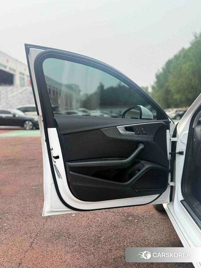 Audi A4L id 4313543 из Китая 11
