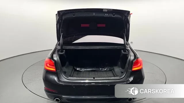 BMW 5 Series (G30) id 3469946 из Кореи 11