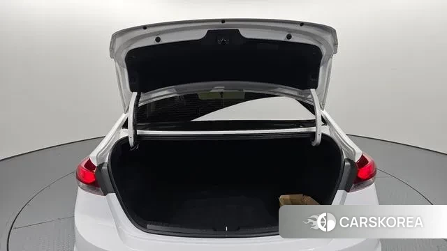 Hyundai Avante AD id 3024611 из Кореи 11