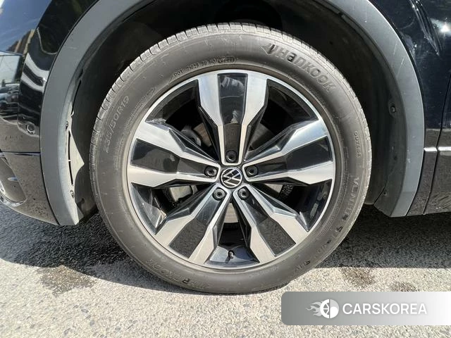 Volkswagen Tiguan L id 4300920 из Китая 11