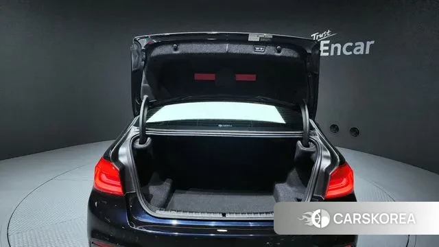 BMW 5 Series (G30) id 3789766 из Кореи 11