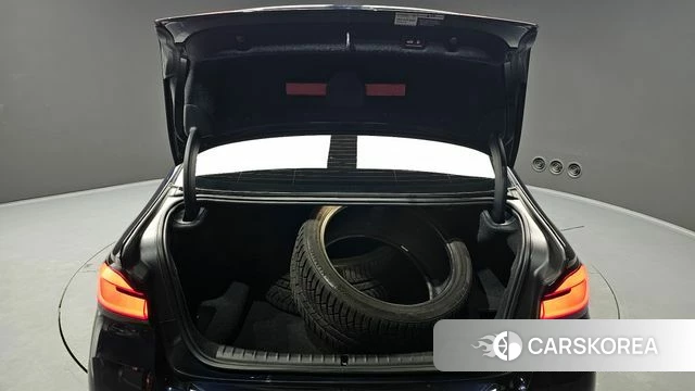 BMW 5 Series (G30) id 3940767 из Кореи 11