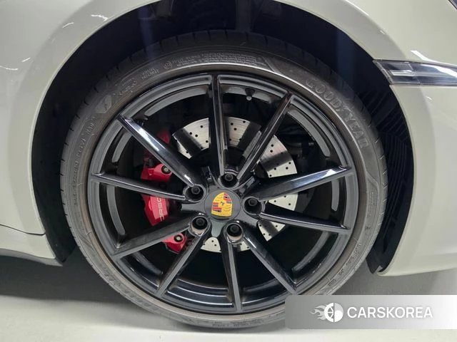 Porsche 911(992) id 4842604 из Кореи 11