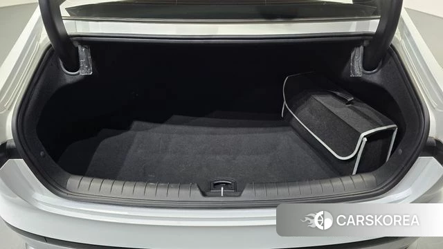 Hyundai Grandeur (GN7) id 4223414 из Кореи 11