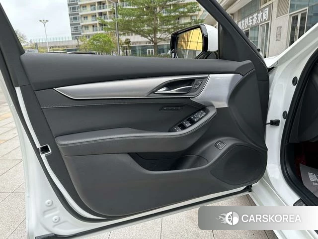 Cadillac CT5 id 4254599 из Китая 11