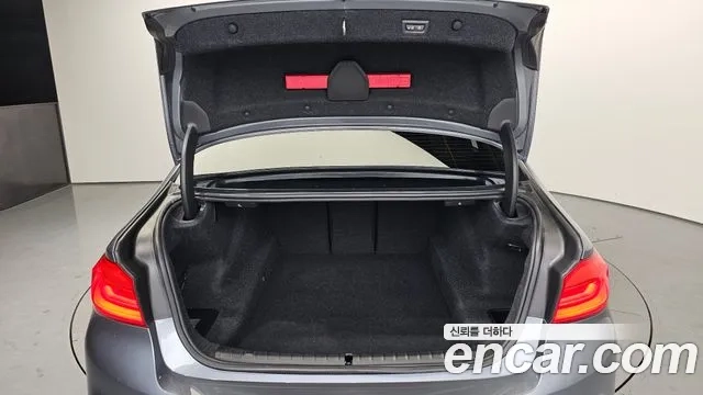 BMW 5 Series (G30) id 2946392 из Кореи 11