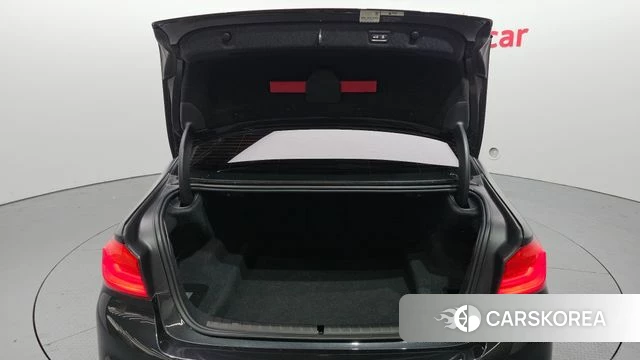 BMW 5 Series (G30) id 3942662 из Кореи 11