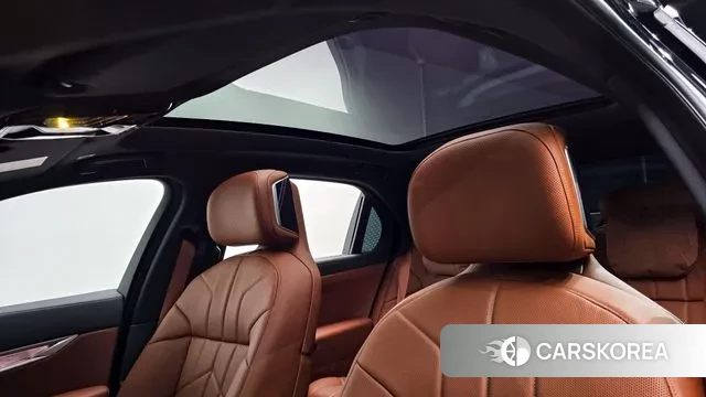 BMW 7 Series (G70) id 3359439 из Кореи 11