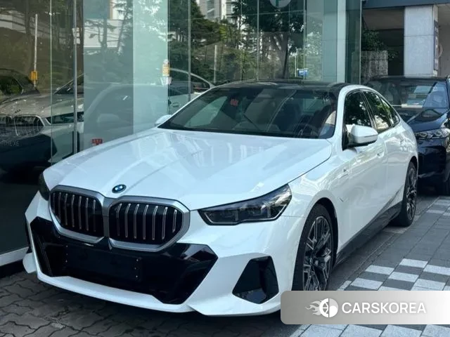 BMW 5 Series (G60) id 3217608 из Кореи 11