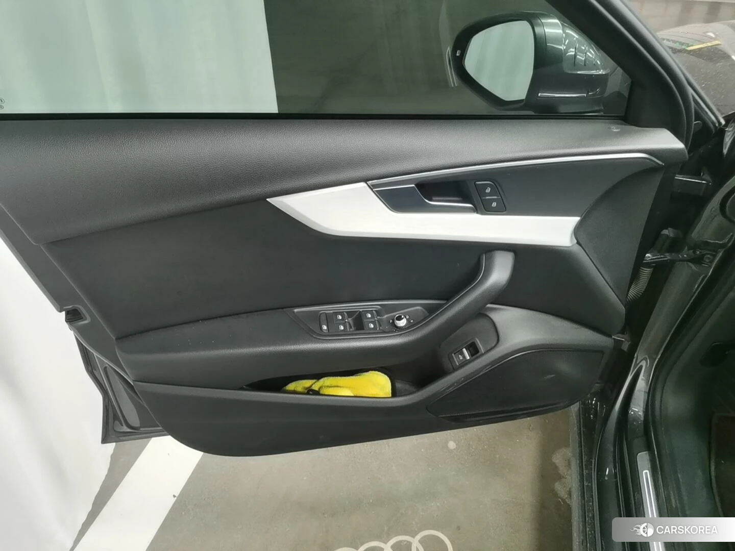 Audi A4L id 4405723 из Китая 11