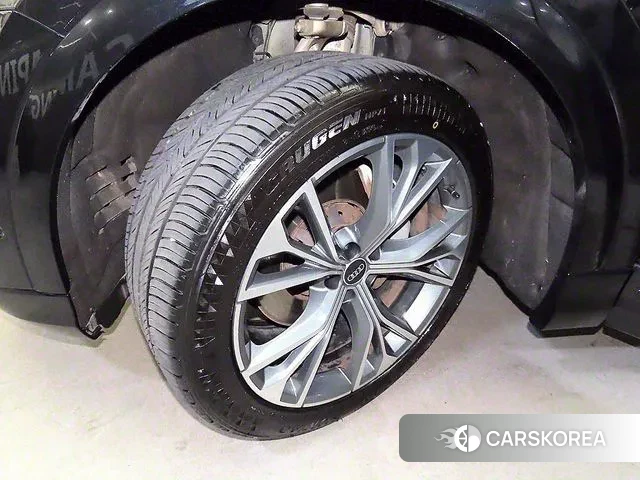 Audi Q8 (4M) id 2970119 из Кореи 11