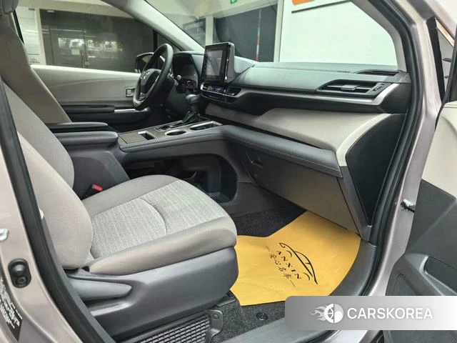 Toyota Saina id 4257549 из Китая 11