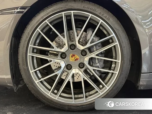 Porsche 911(992) id 3674865 из Кореи 11