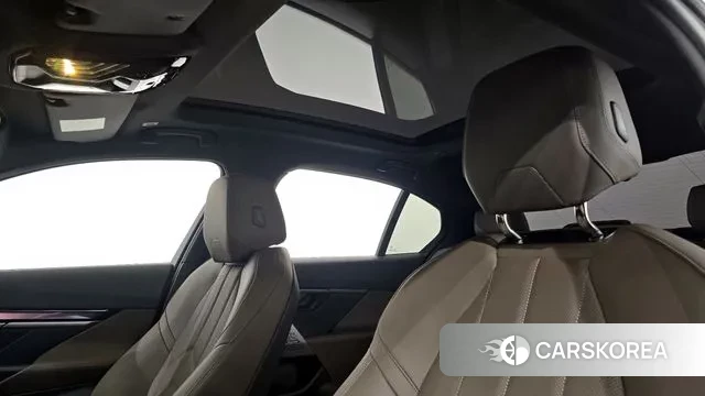 BMW 5 Series (G60) id 3446939 из Кореи 11