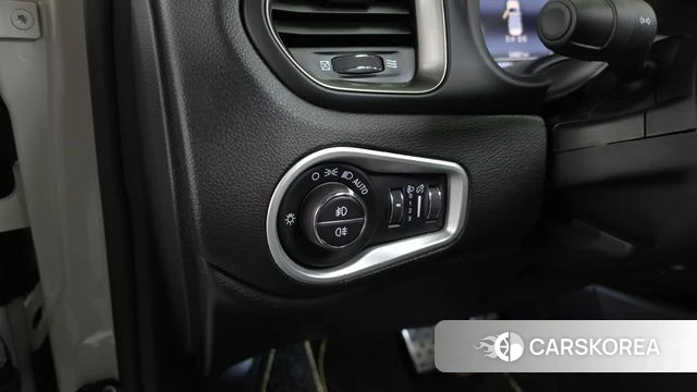 Jeep Renegade id 4389601 из Кореи 11