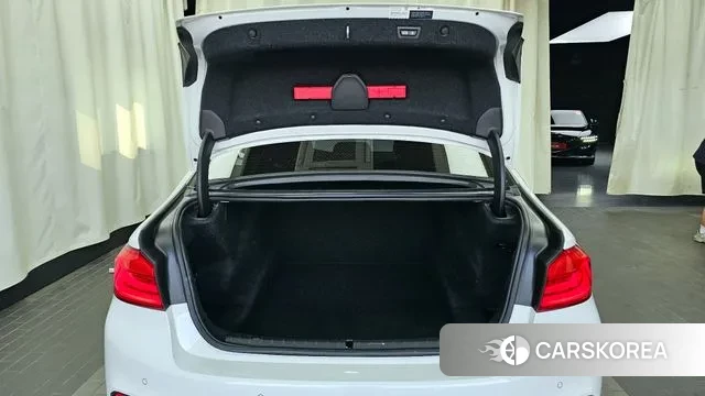 BMW 5 Series (G30) id 2986906 из Кореи 11