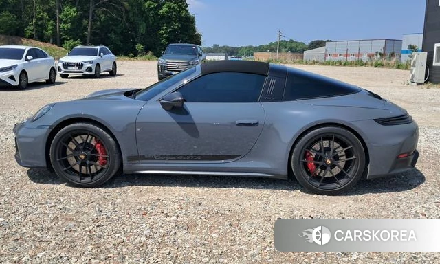 Porsche 911(992) id 4321473 из Кореи 11