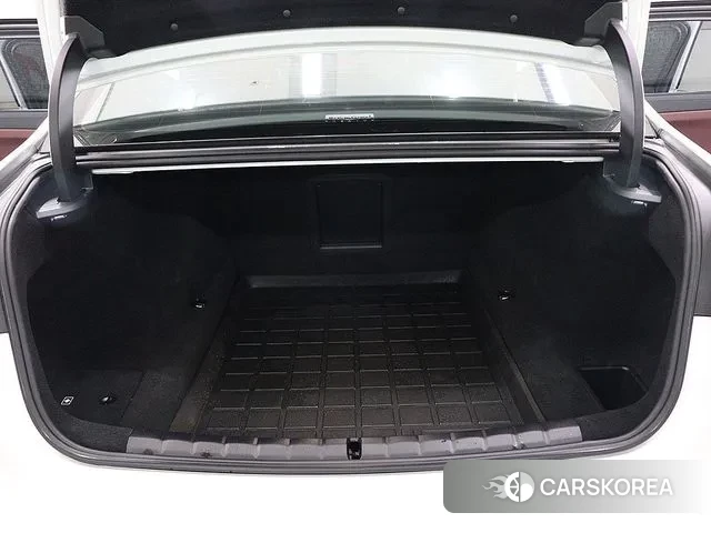 BMW 7 Series (G70) id 3002467 из Кореи 11