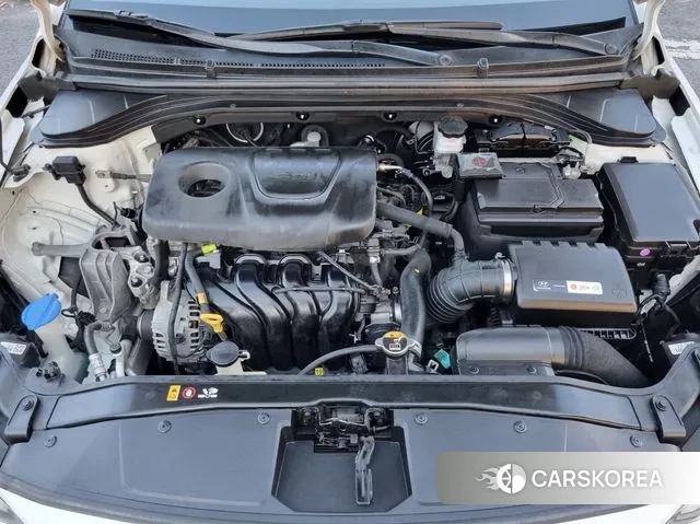 Hyundai Avante AD id 3558104 из Кореи 11