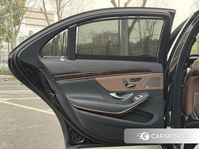 Mercedes-Benz S-class id 4238743 из Китая 11