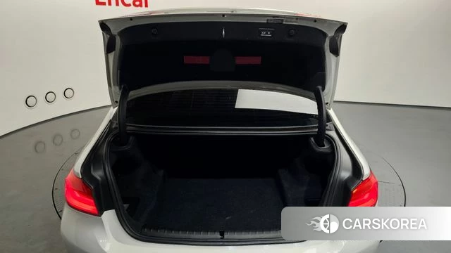 BMW 5 Series (G30) id 3924983 из Кореи 11