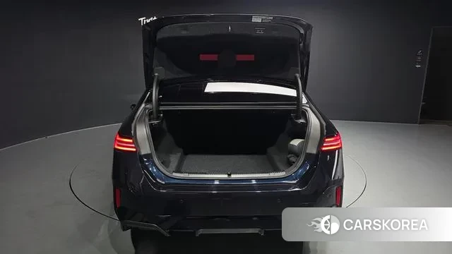 BMW 5 Series (G60) id 3733981 из Кореи 11