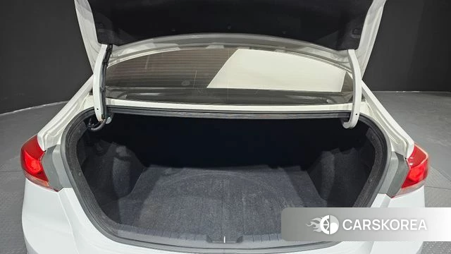 Hyundai Avante AD id 3796169 из Кореи 11