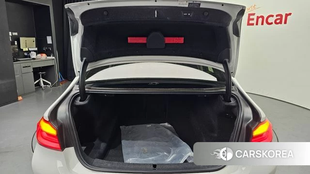 BMW 5 Series (G30) id 3899876 из Кореи 11