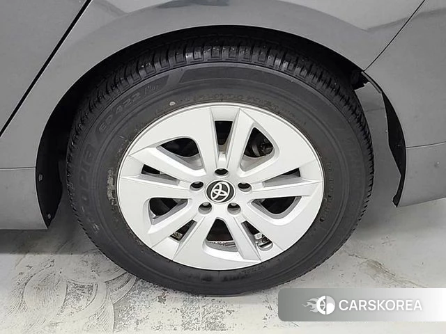 Toyota Prius 4th Generation id 4377986 из Кореи 11