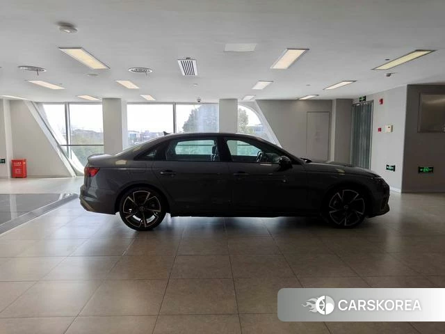 Audi A4L id 4240236 из Китая 11