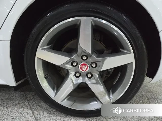 Jaguar XE id 3259114 из Кореи 11