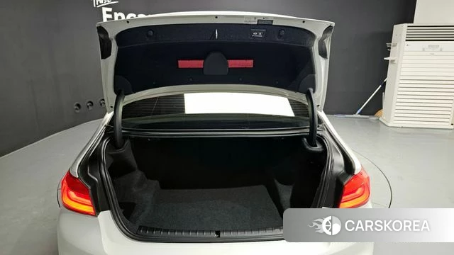 BMW 5 Series (G30) id 3936533 из Кореи 11