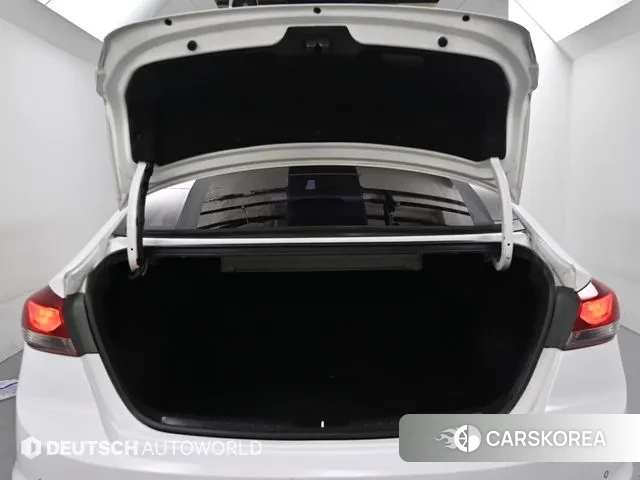 Hyundai Avante AD id 3339518 из Кореи 11