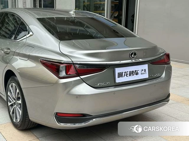 Lexus ES id 4353796 из Китая 11