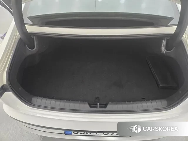 Hyundai Grandeur (GN7) id 3620147 из Кореи 11