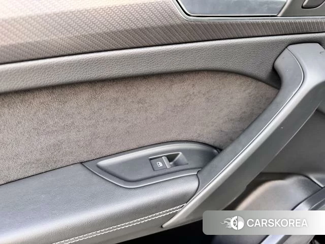 Audi Q5L Sportback id 4219299 из Китая 11