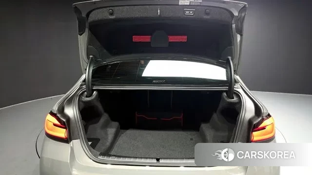 BMW 5 Series (G30) id 3037044 из Кореи 11