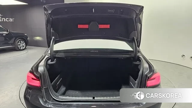 BMW 5 Series (G30) id 3778989 из Кореи 11