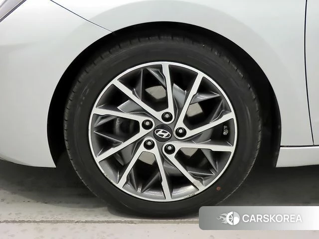 Hyundai The New Avante AD id 3911859 из Кореи 11