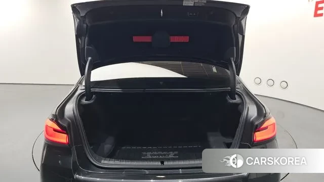 BMW 5 Series (G60) id 3639171 из Кореи 11