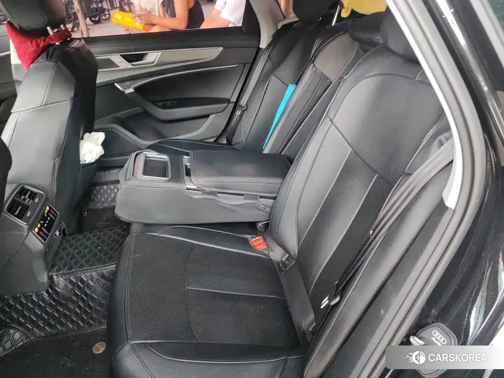 Audi A6L id 4680725 из Китая 11