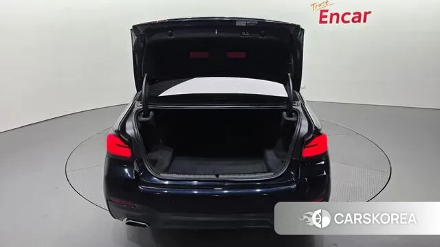 BMW 5 Series (G30) id 3383552 из Кореи 11