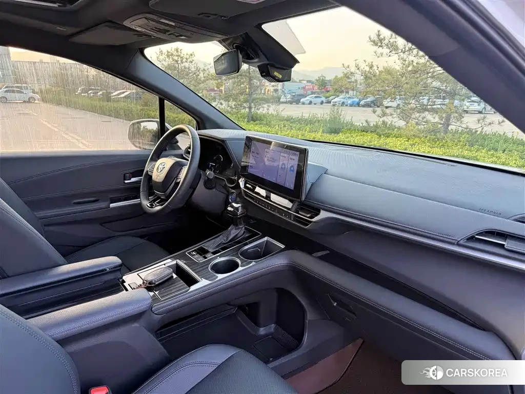 Toyota Sienna id 4653924 из Китая 11