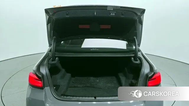 BMW 5 Series (G30) id 3592374 из Кореи 11