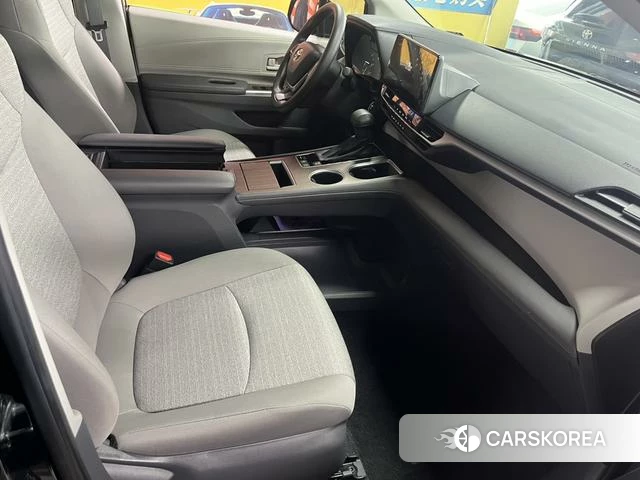 Toyota Saina id 4261181 из Китая 11