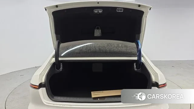 Hyundai Grandeur (GN7) id 3606236 из Кореи 11