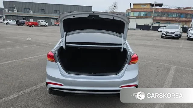 Hyundai Avante AD id 3772952 из Кореи 11