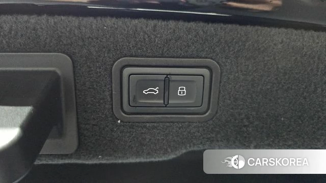 Audi A8 (D5) id 3843601 из Кореи 11