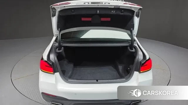 BMW 5 Series (G30) id 3372740 из Кореи 11